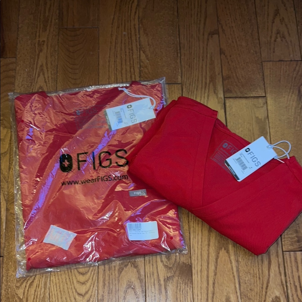 Figs Red Scrub Set